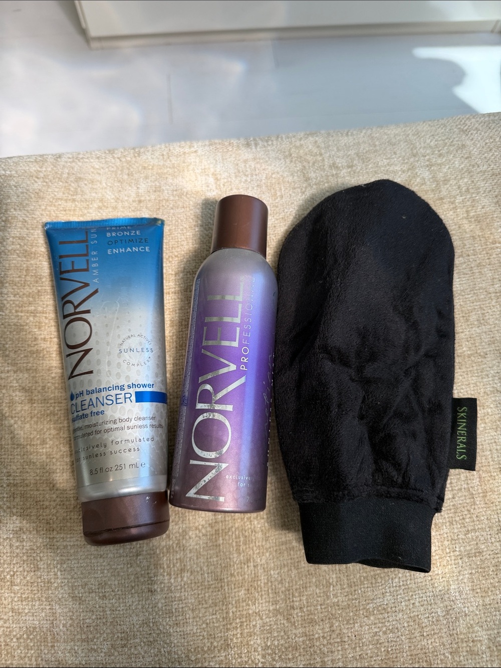 New! Norvell Tanning Bundle Venetian Sunless Mist, PH Body Cleanser and Mitt